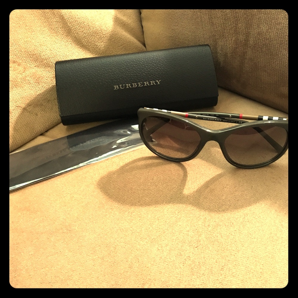 BURBERRY sunglasses