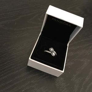 Pandora Abstract Elegance Ring.