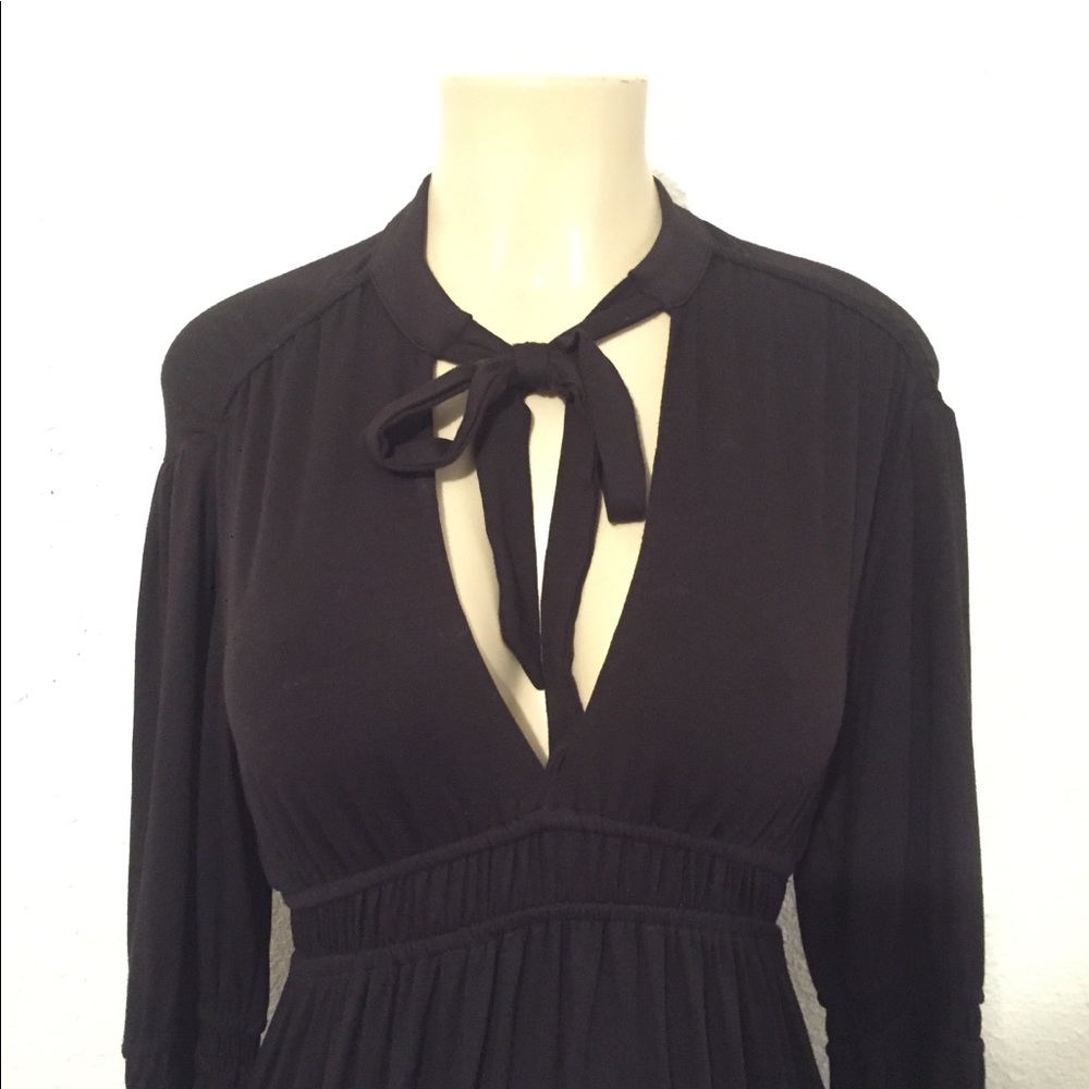 Bebe Black neck bow dress * Small