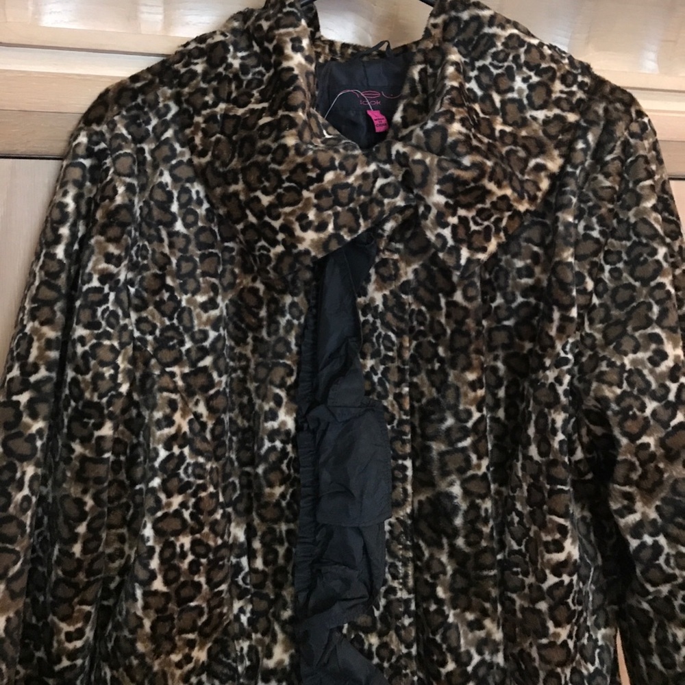 Leopard jacket. - Picture 2 of 6