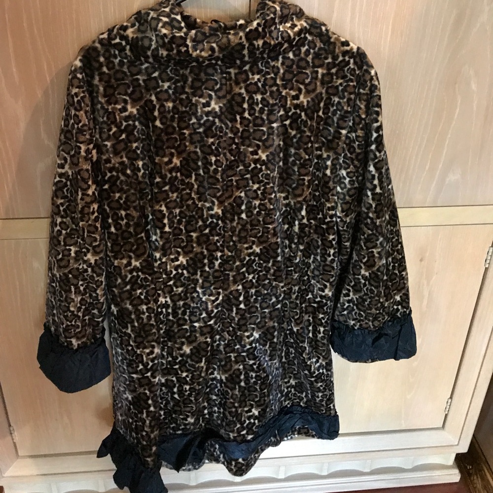 Leopard jacket. - Picture 6 of 6