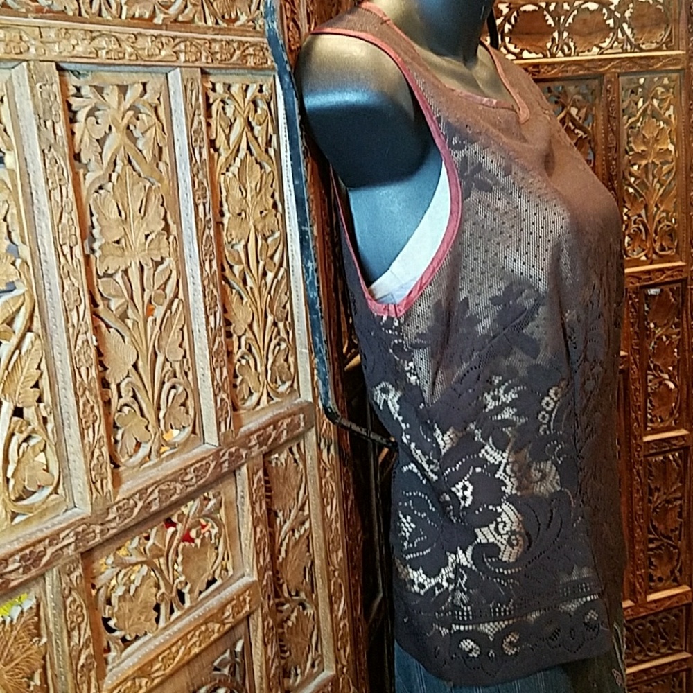 Max Blouse - Picture 3 of 7