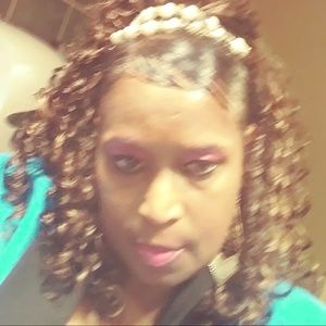 Meet your Posher, Carmalita