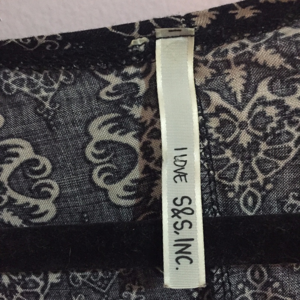 Patterned Wrap - Picture 2 of 5