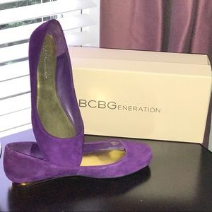 New BCBG Purple suede flats