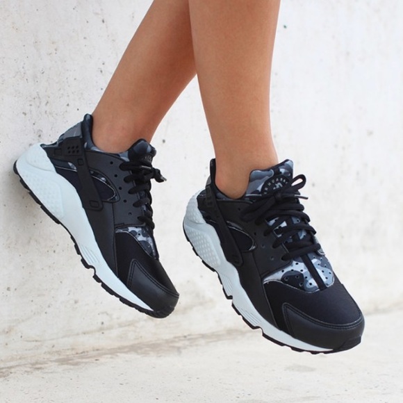 NWT Nike Huarache Run Print Cool Grey WMNS - Picture 7 of 8