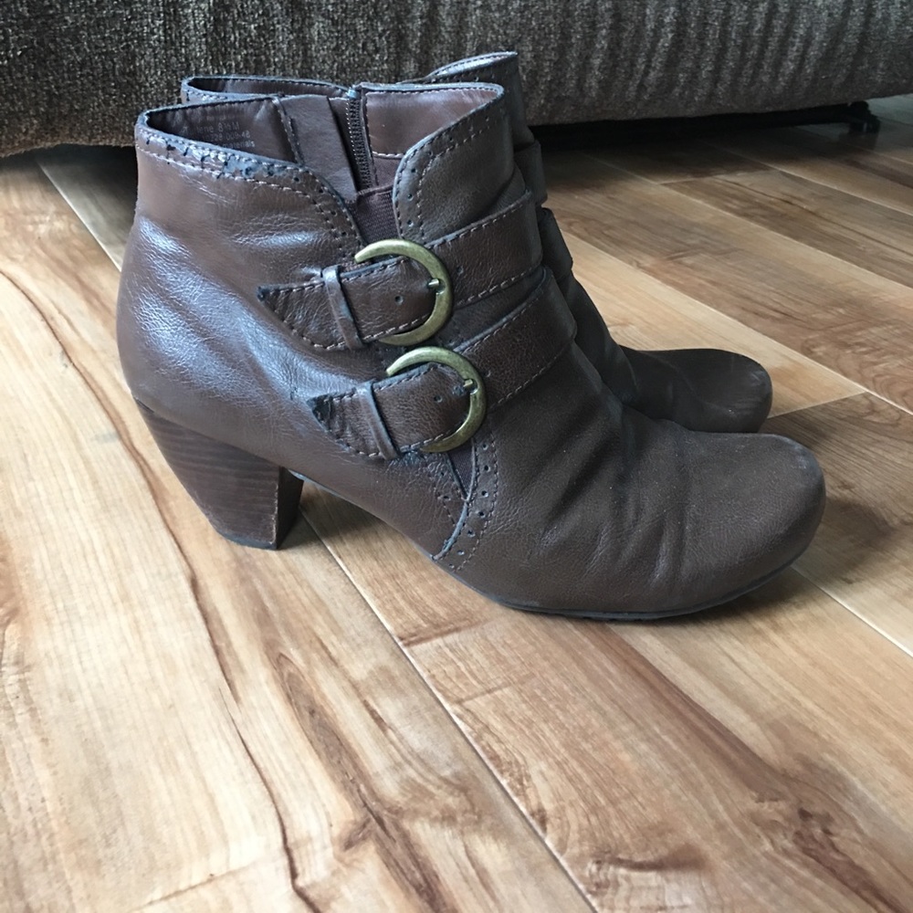 Baretrap boots size 8 1/2 Women’s