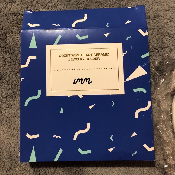 Coxet Wire Heart Ceramic Jewelry Holder - Picture 2 of 3