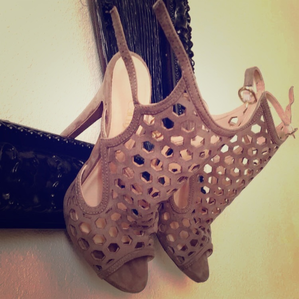 Beautiful high heels- Cathy Jean-Size 7