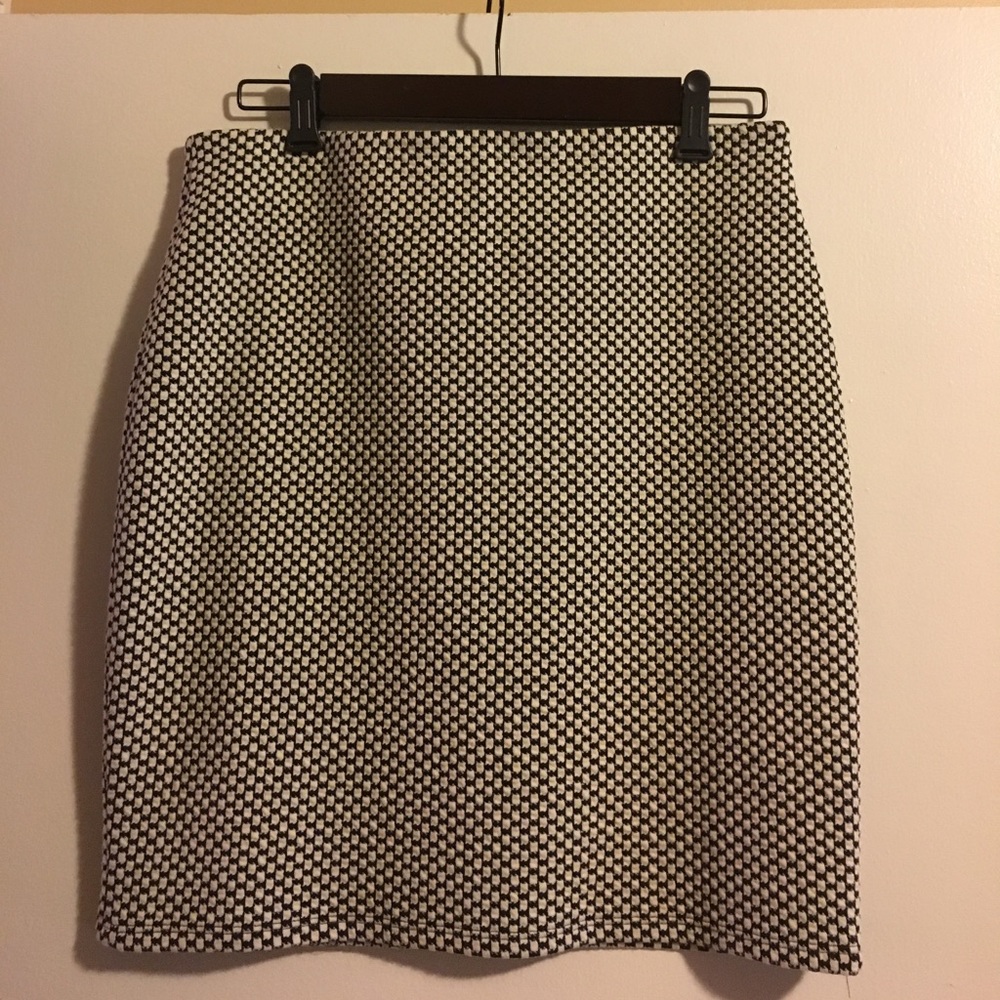 LOFT knit black and white mini skirt