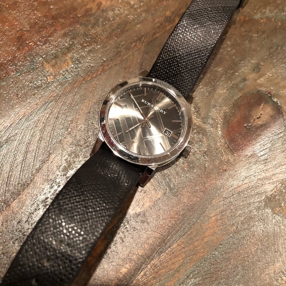 Men’s Burberry Watch - Picture 2 of 2