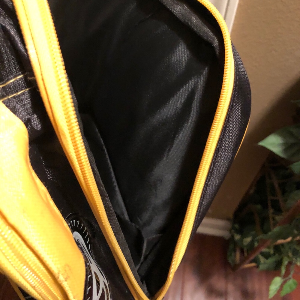 Backpack - Picture 3 of 3