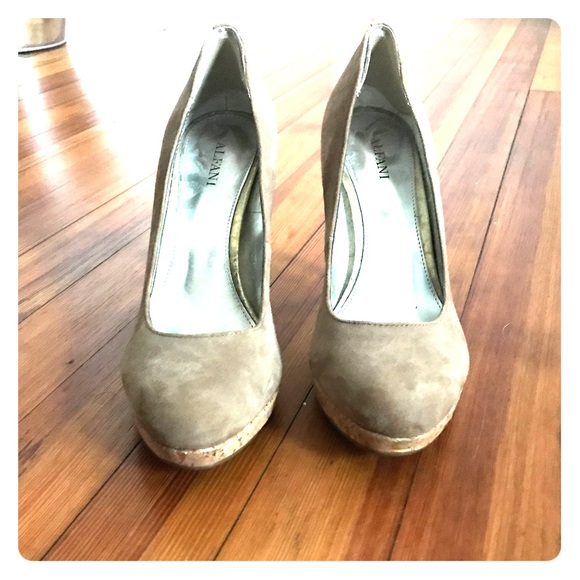 Suede heels - Picture 1 of 5