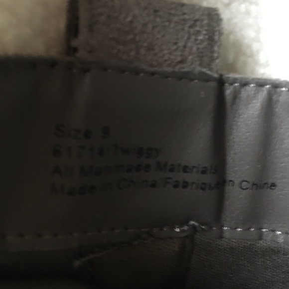 Grey boots with a heel SOLD - Picture 3 of 5