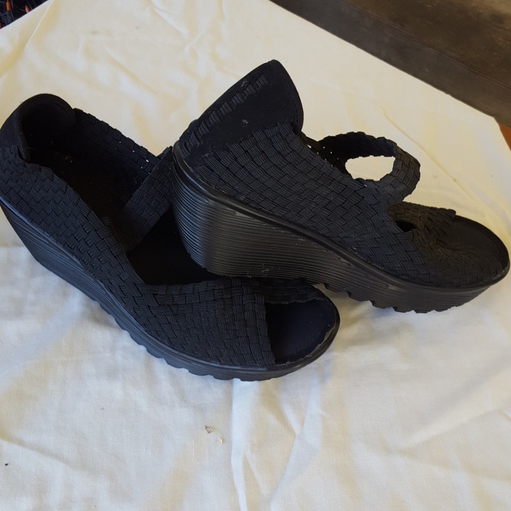 Slip on wedge