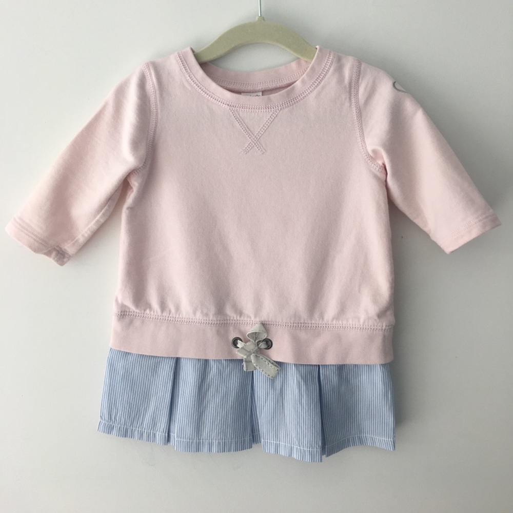 Carter’s light sweater