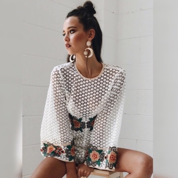 ✨🌙 Moonlight statement earrings✨🌙 - Picture 2 of 3