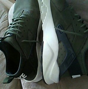 Olive green hurraches