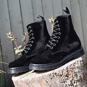 Dr. Martens 1460 in Black Velvet