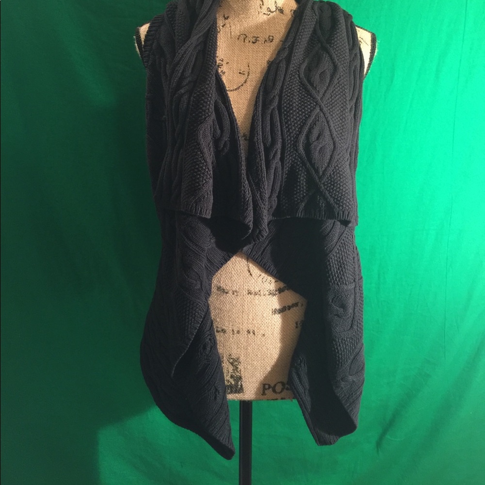 Black sleeveless sweater size xs