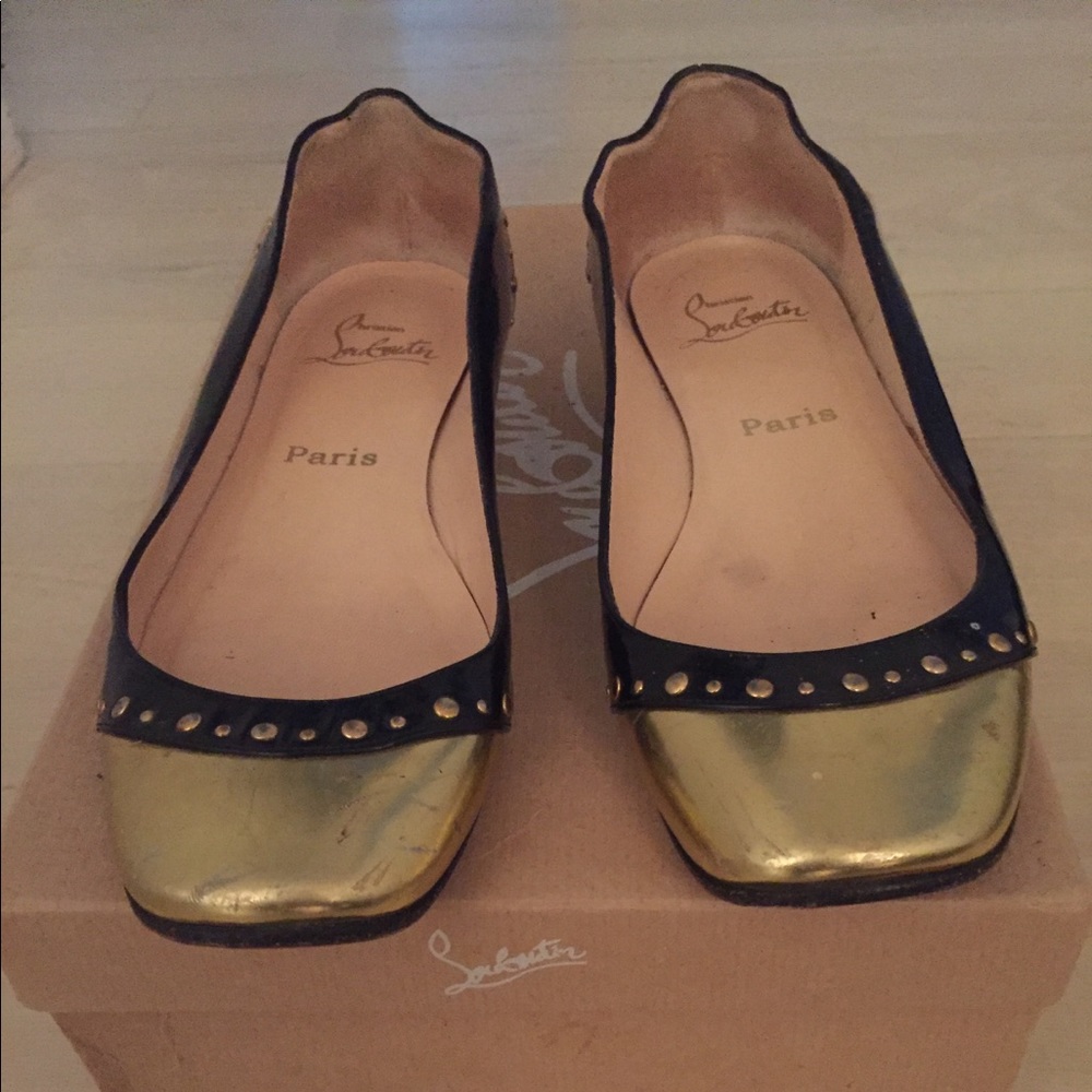 Louboutin black and gold embellished flats. Size38