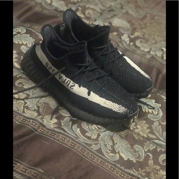 Athletic_Shoes