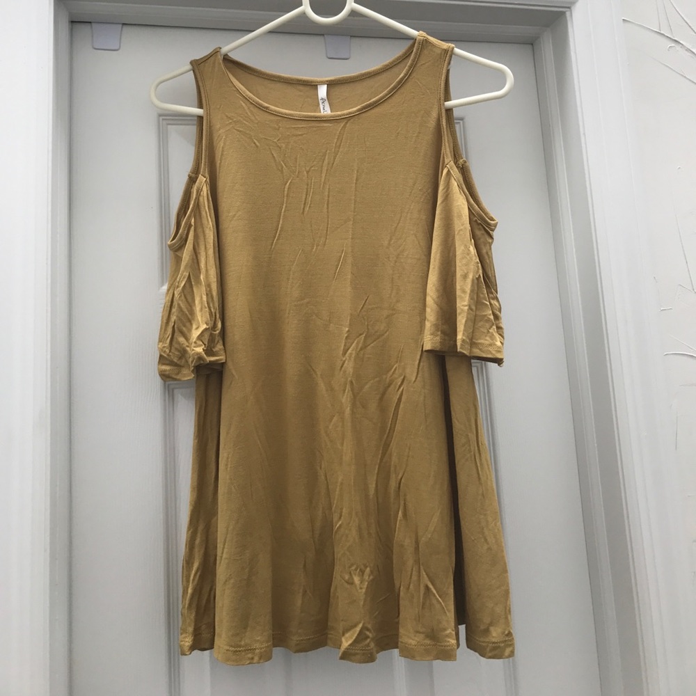 Cold Shoulder shirt