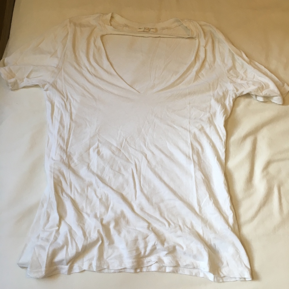 Cut-Out Tee - Picture 3 of 4