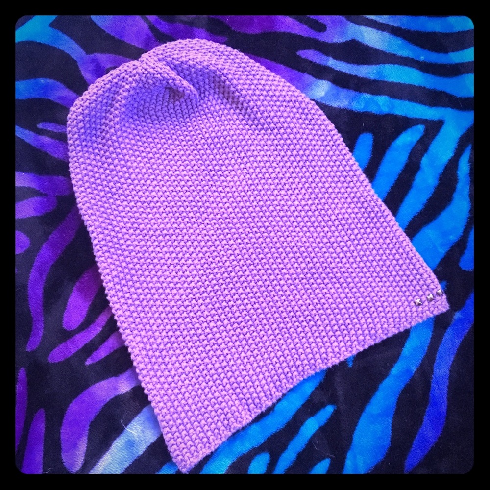 Beanie w/ Studs