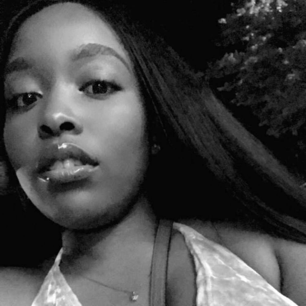 Meet your Posher, Alicia