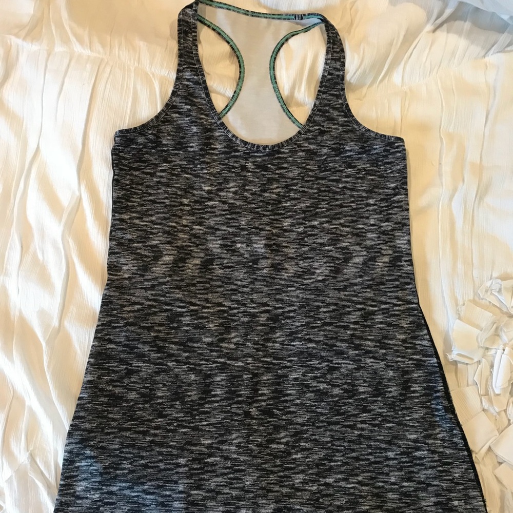 Lululemon workout top