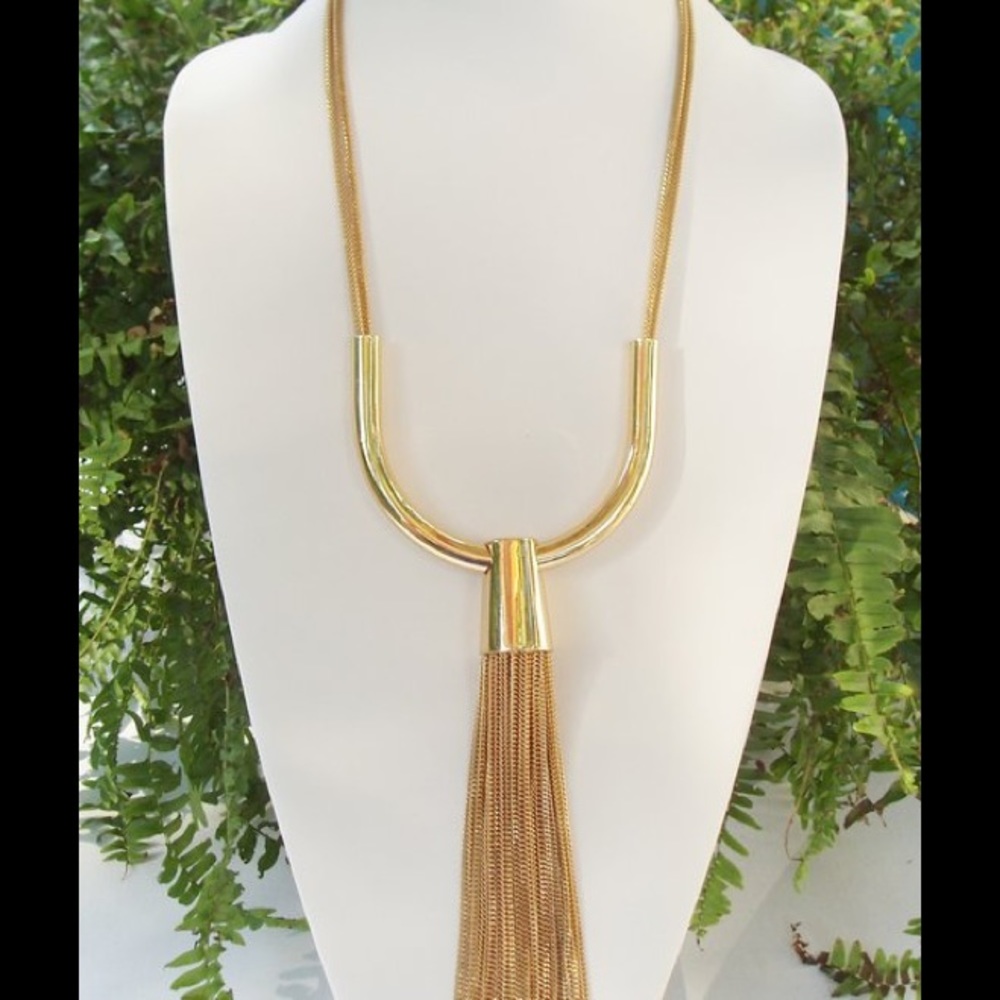 Gold doorknocker necklace