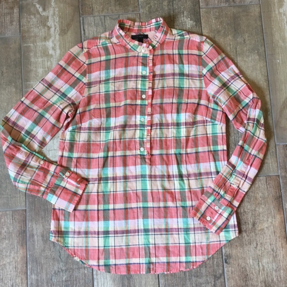 Adorable J Crew popover shirt