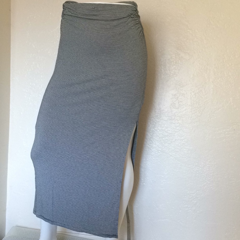 Gap stretch maxi navy and white stripe