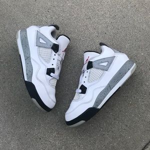 Air Jordan 4 White Cement sz 2Y Great Condition