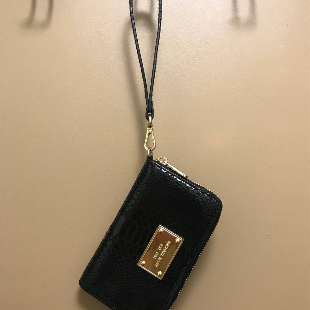 Michael Kors wristlet - Picture 3 of 7