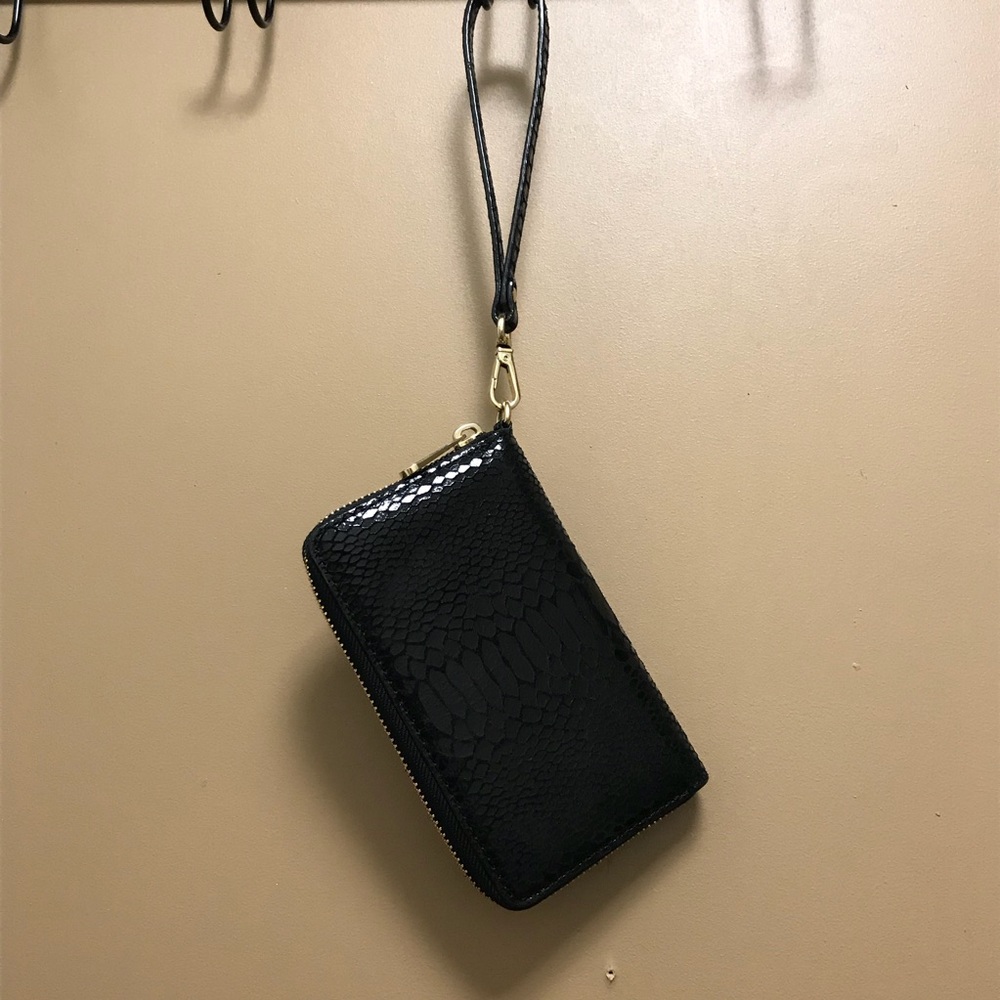 Michael Kors wristlet - Picture 4 of 7