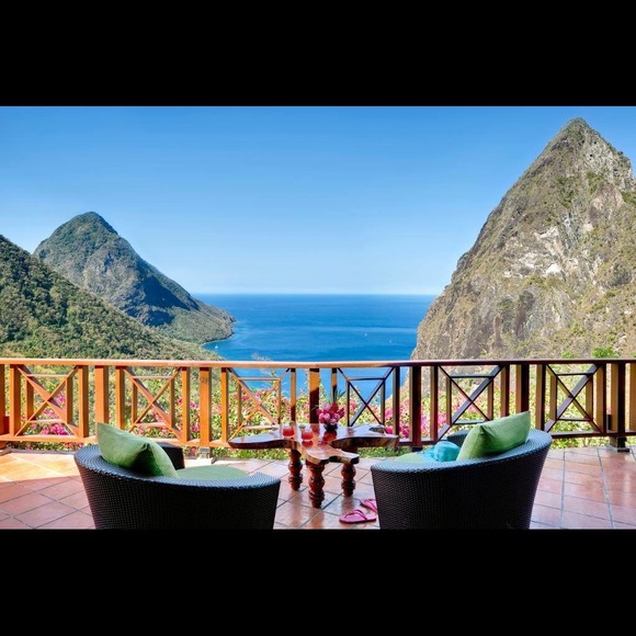 Meet your Posher, Robyn Lov - Picture 2 of 2