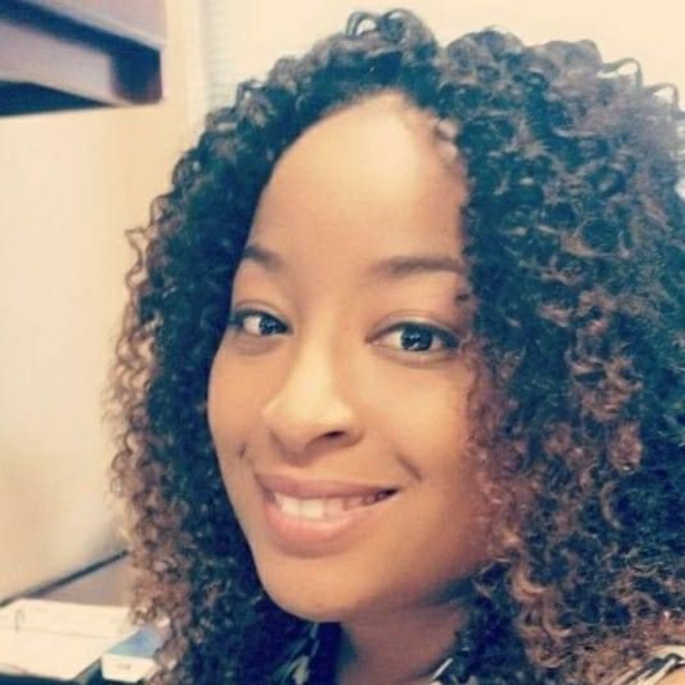 Meet your Posher, Cynthia