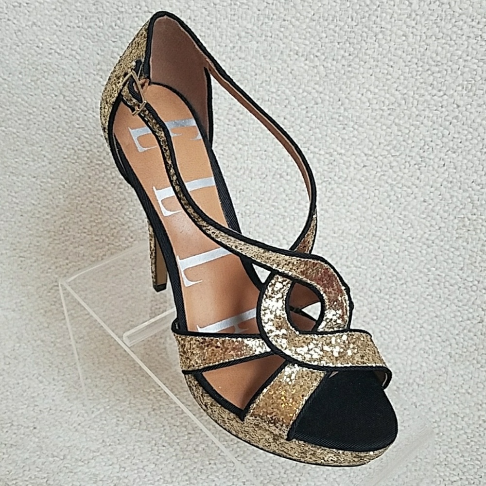 Elle Size 7.5 Medium high heel dress gold shoe