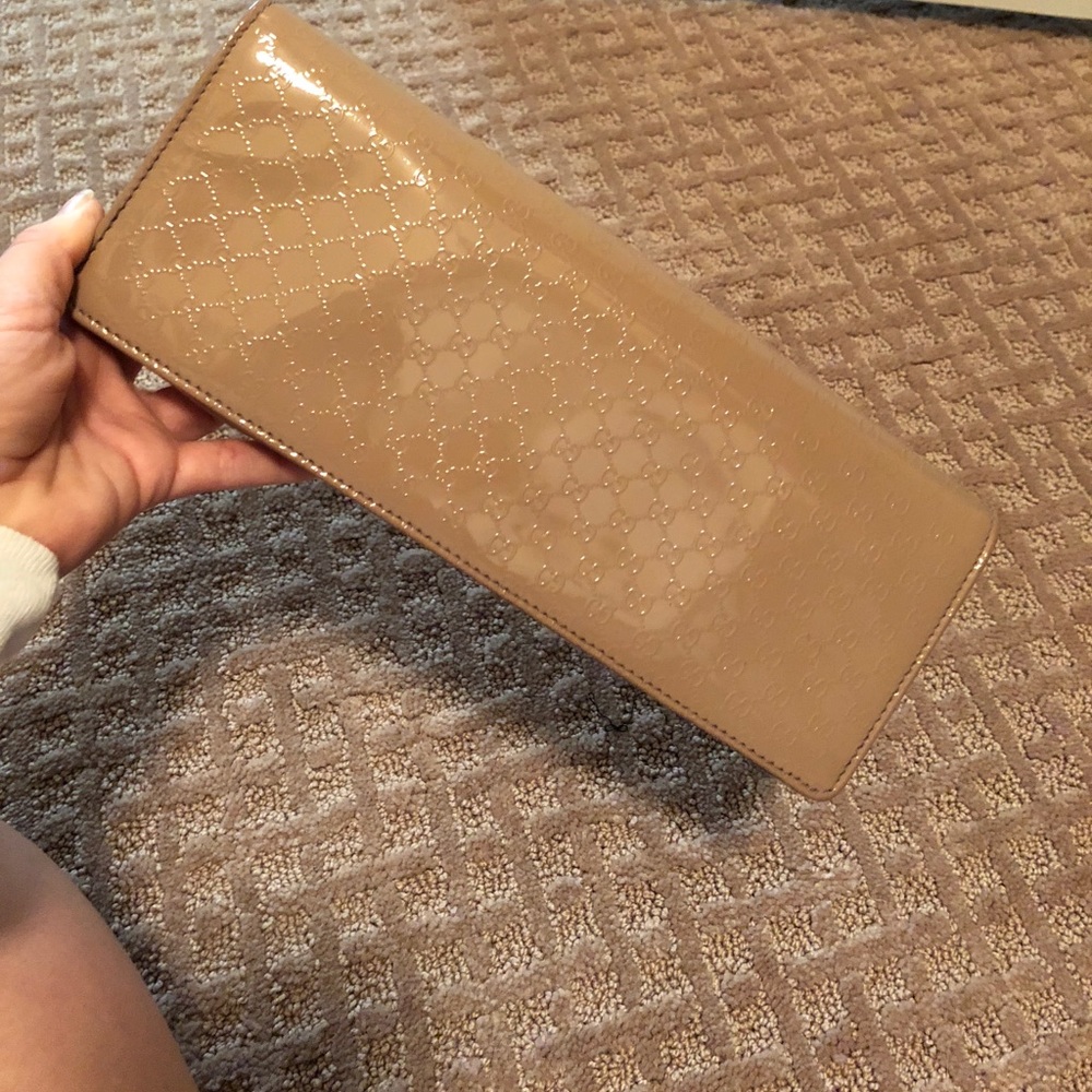 Gucci nude patent leather clutch