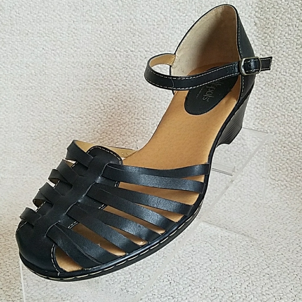Soft Spots black leather sandals Size 10 wide