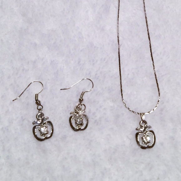Jewelry - ✨NEW✨ 2 Piece Apple Jewel Earrings & Necklace Set