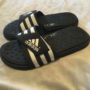 {ADIDAS} Slides