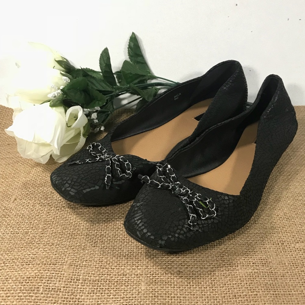 Womens 9 Black Fabric Crackle Design Flats Tahari