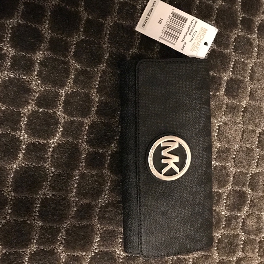 Michael kors wallet