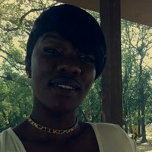 Meet your Posher, Savoya