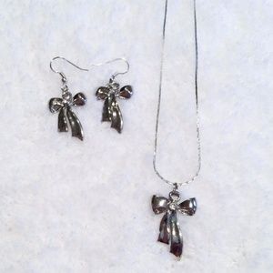 ✨NEW✨ 2 Piece Ribbon Bow Earrings & Necklace Set