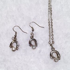 ✨NEW✨ 2 Piece Eel Fish Earrings & Necklace Set