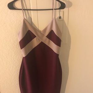 Very cute simply burgundy bonds con dress